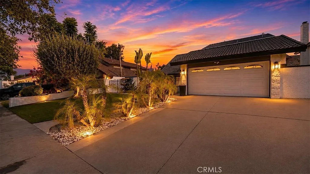 4 bed, 2121 sqft, $7,499 — Photo 4