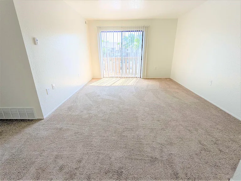 Windsor Place Apartments — Photo 43