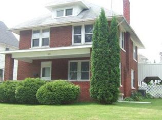 303 E Jefferson St, Freeport, IL 61032