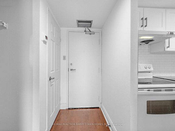 3rd image of 725 King St W #303
