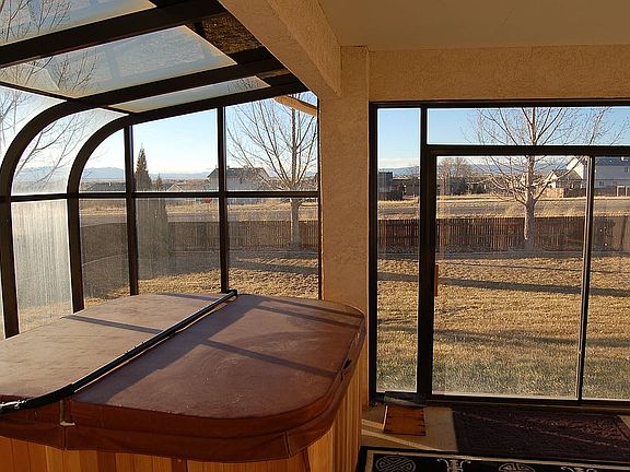 enclosed sun room