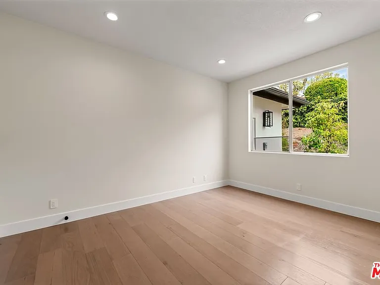 18500 Saint Moritz Dr — Photo 25