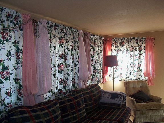 LIVING ROOM ADDITION