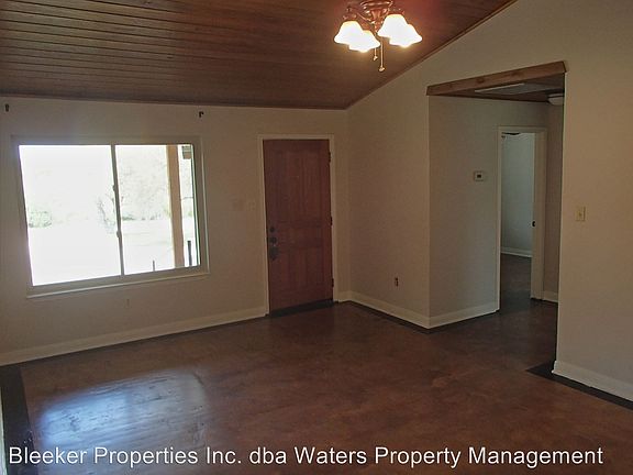 2nd image of 6722 N Lakewoods Dr