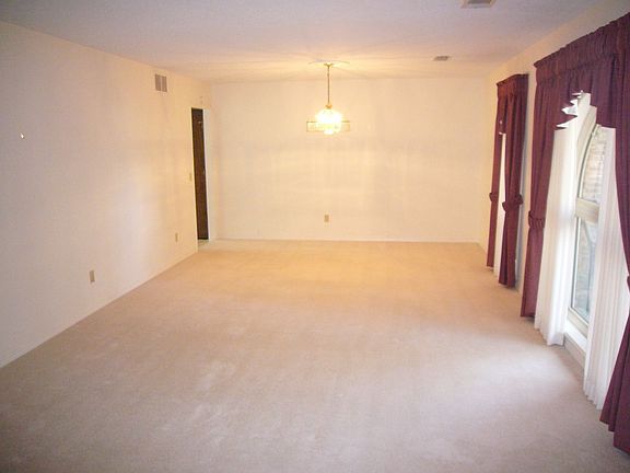 Formal living and dining combination