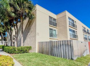 2763 Woodgate Ln APT 303, Sarasota, FL 34231