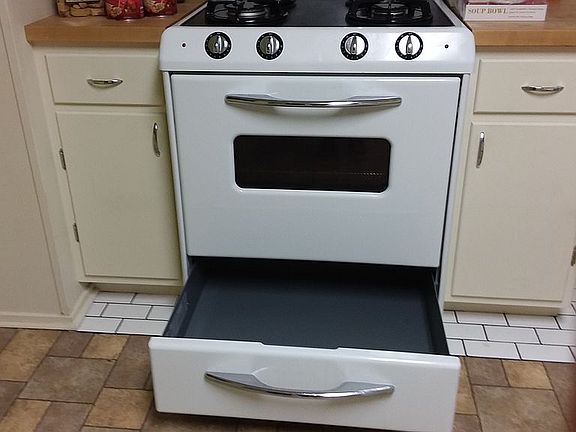 Northstar retro style gas range