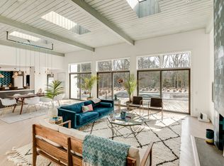 18 Indian Pipe Dr, Quogue, NY 11959