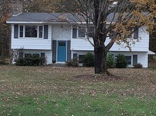 15 Mountain Dr, Hatfield, MA 01038