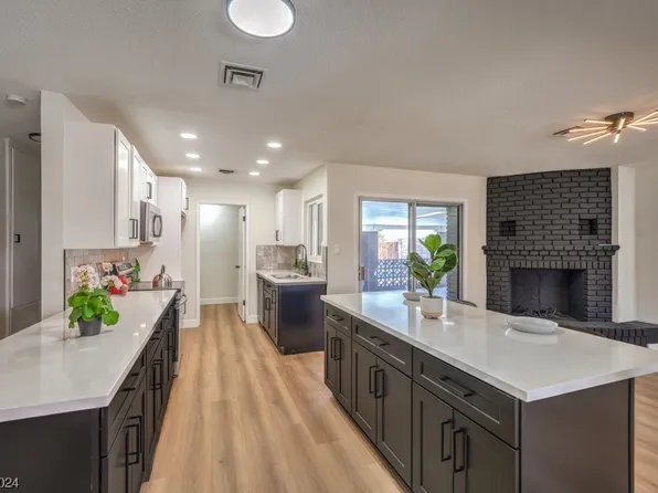 620 Pioneer St, Las Vegas, NV 89107