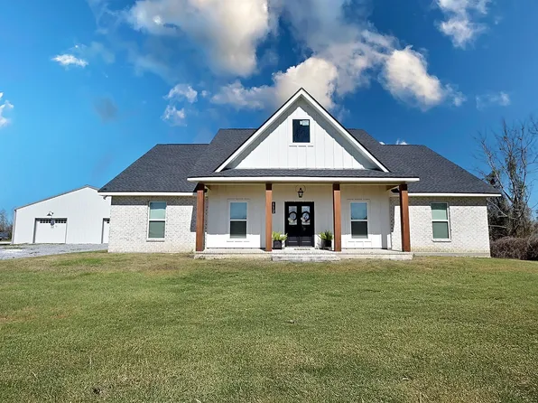 112 Saint George Cir, Schriever, LA 70395