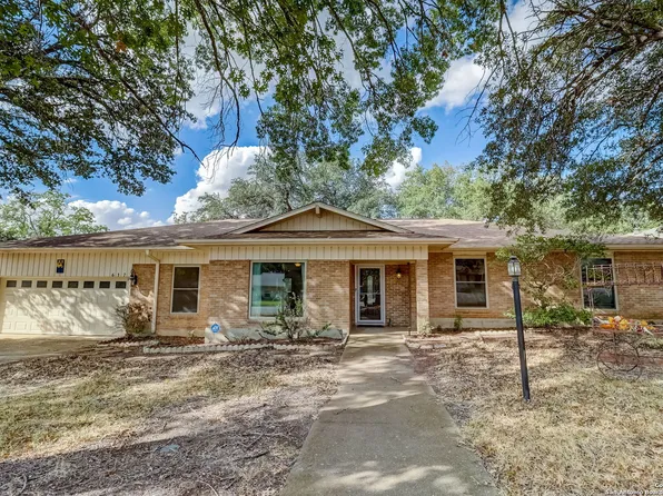 617 CRESTWAY DR, Windcrest, TX 78239