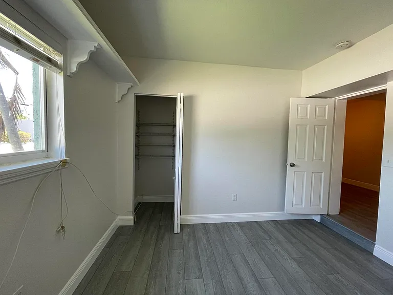 701 SE 4th St #WEST — Photo 21