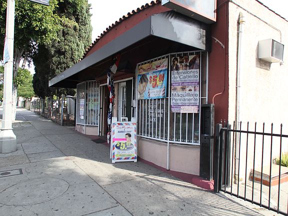 4th image of 724 S Soto St
