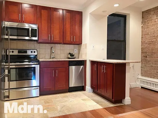 Rented by Mdrn Residential | media 7