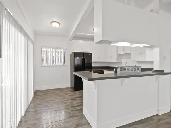 Stillman Apartments