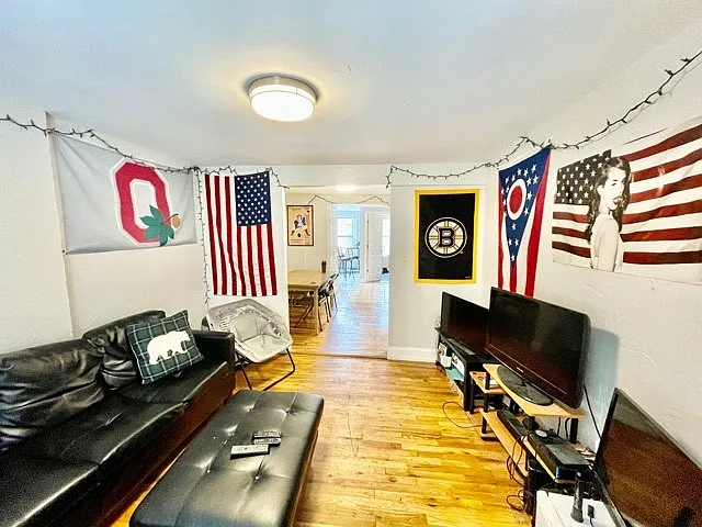 4 bed, 700 sqft, $4,800 — Photo 4