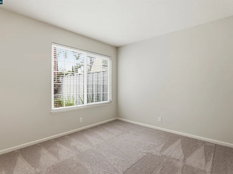177 Northwood Cmns — Photo 18