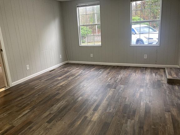 3rd image of 3305 Highway 411