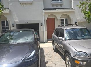 1141 NW 208th Ter, Miami Gardens, FL 33169