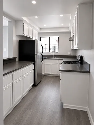 1239 W Rosecrans Ave #11 Photo 1