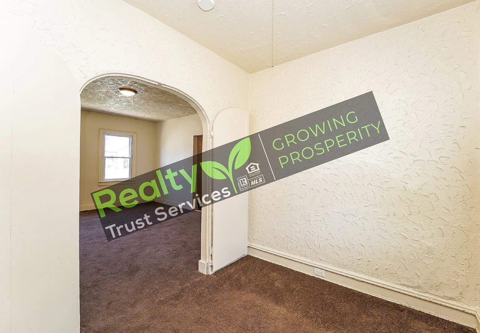 3460 Erin Ave Down Unit Cleveland OH 44113 - 3460 Erin Ave, Cleveland — Photo 2