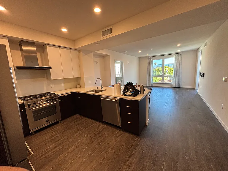 1850 El Camino Real #404 — Photo 14