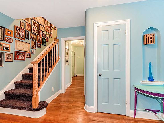 4th image of 273 E Olive St