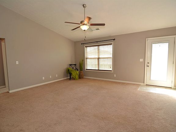 3rd image of 6251 Pavilion Dr