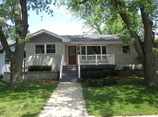 1611 Hewes St, Crete, IL 60417