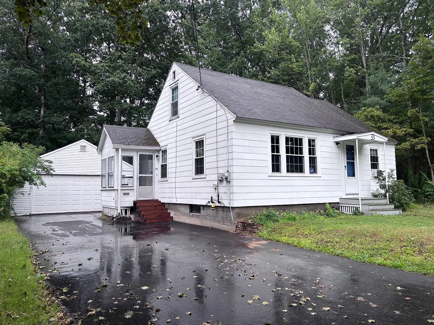 4 bed, 1.5 bath, 1100 sqft, $2,600 — Photo 2