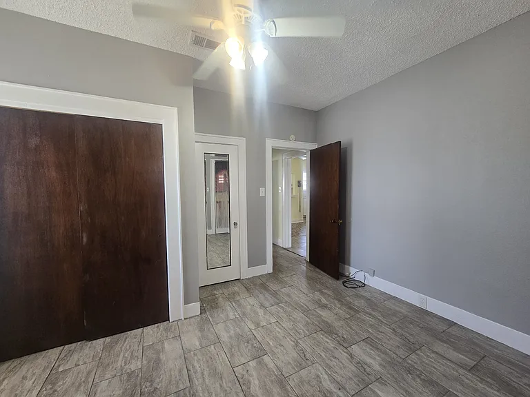3828 Avenue S 1/2 — Photo 15