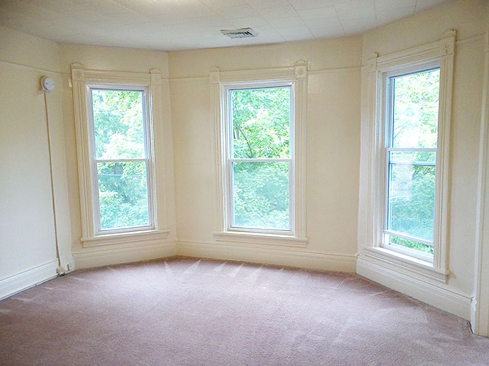 Building Photo 5