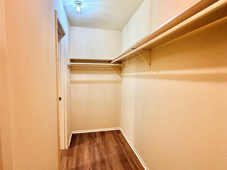 312 E 43rd St #201 — Photo 7