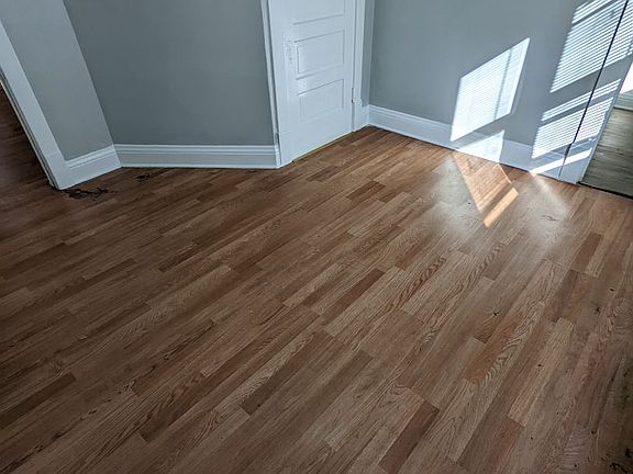 5th image of 3818 Hemlock St #2