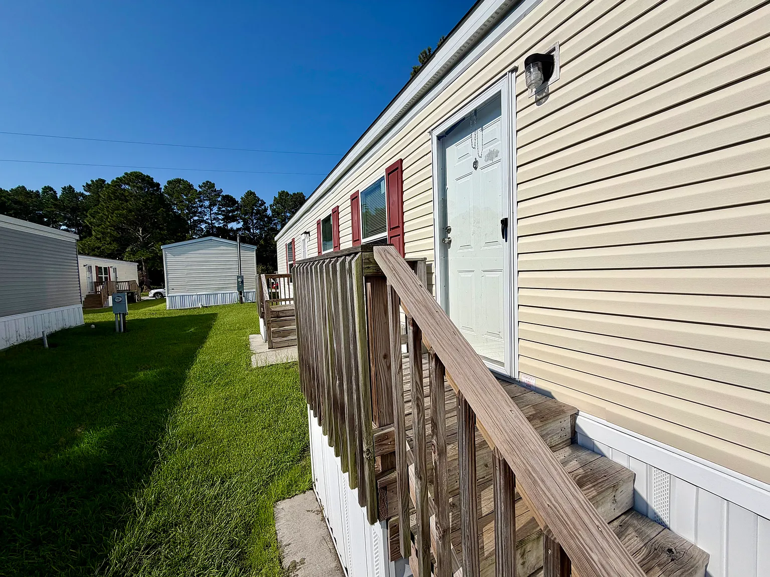 3 bed, 1056 sqft, $1,353 — Photo 2
