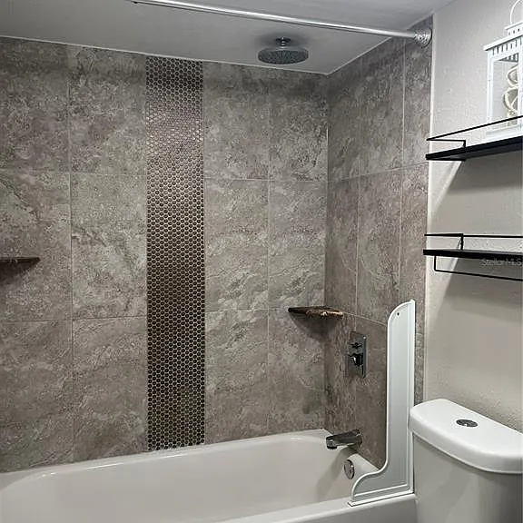 528 Golden Raintree Pl — Photo 17