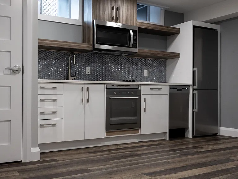 534 Lisgar St #7 — Photo 2