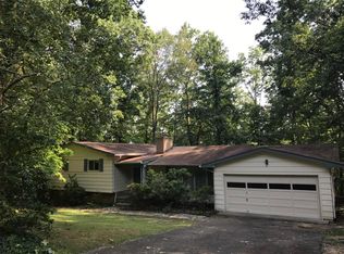 121 Morningside Dr, Oak Ridge, TN 37830