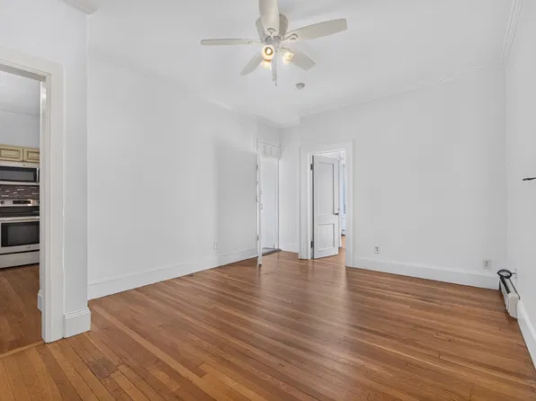 15 Park Vale Ave APT 11, Allston, MA 02134