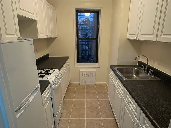 6485 Broadway image 1 of 4