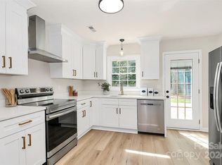 6201 Ropley Ct, Charlotte, NC 28211