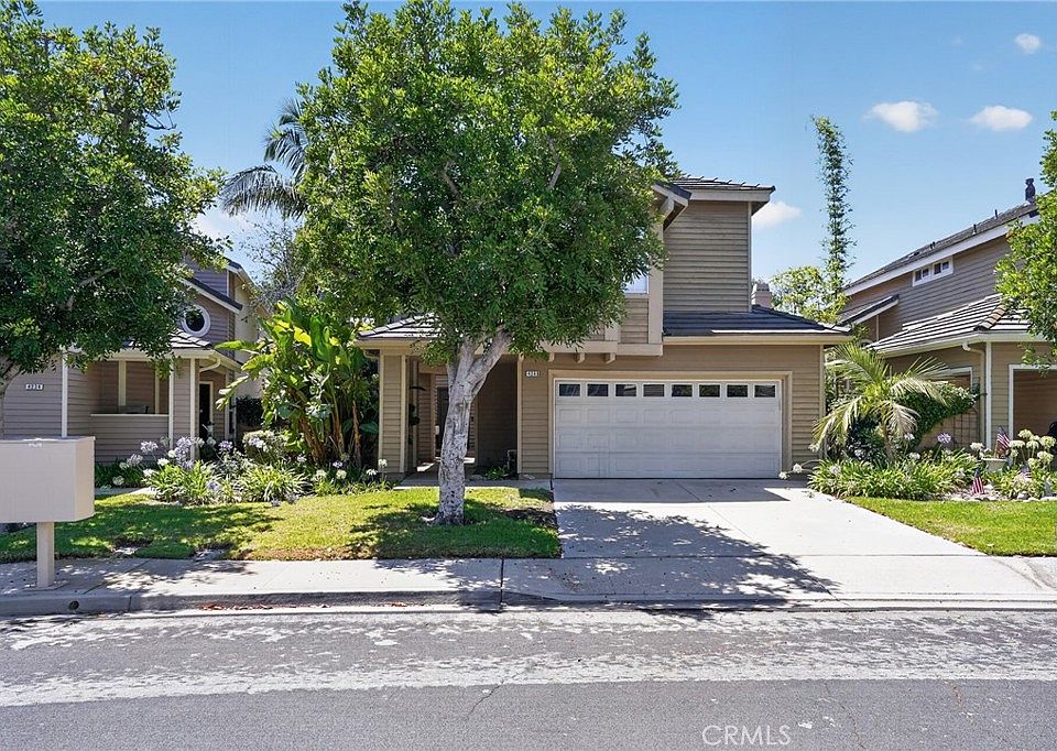 1st image of 4248 Riverglen St