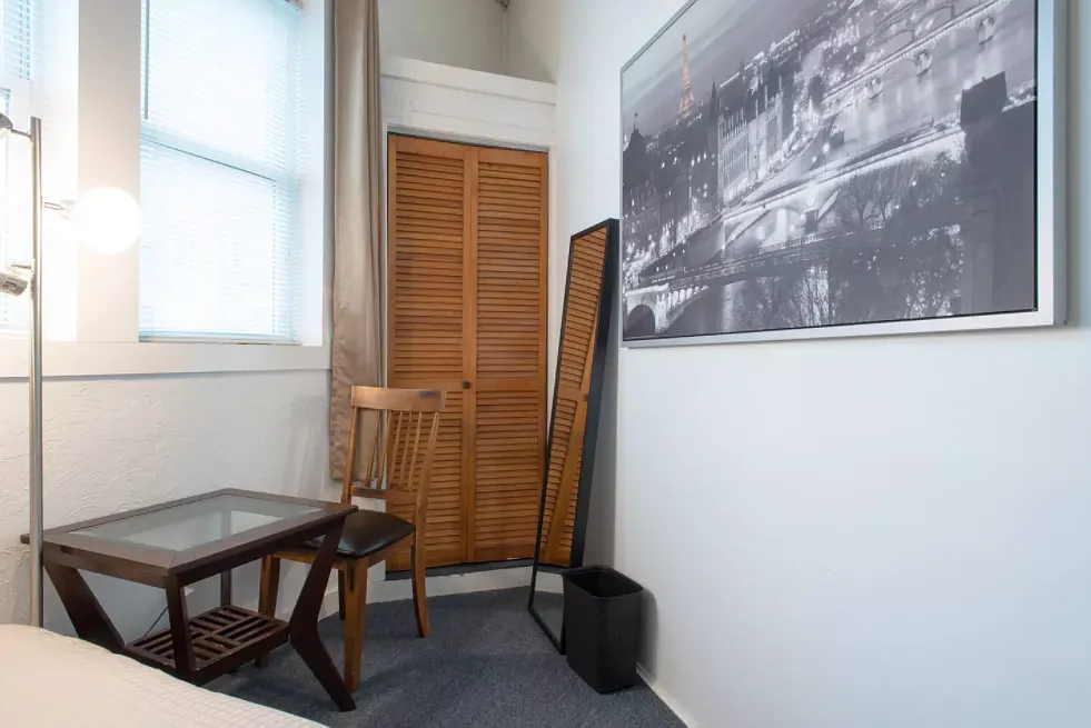 3 bed, 3000 sqft, $800 — Photo 3