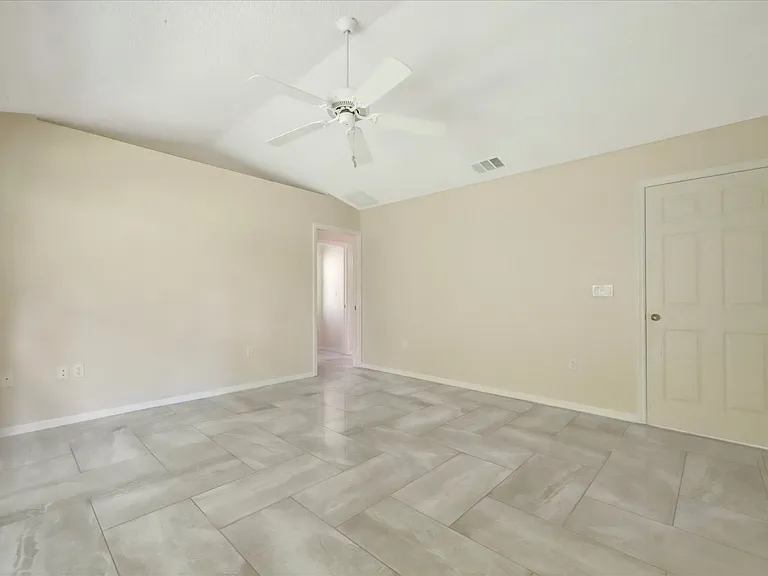 1016 Harbor Town Dr — Photo 31