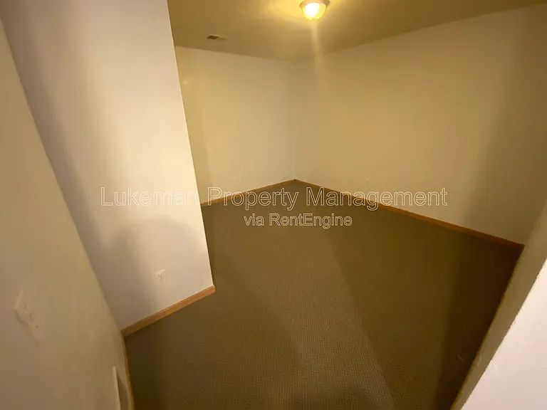 1324-1326 Knollwood Ave — Photo 6
