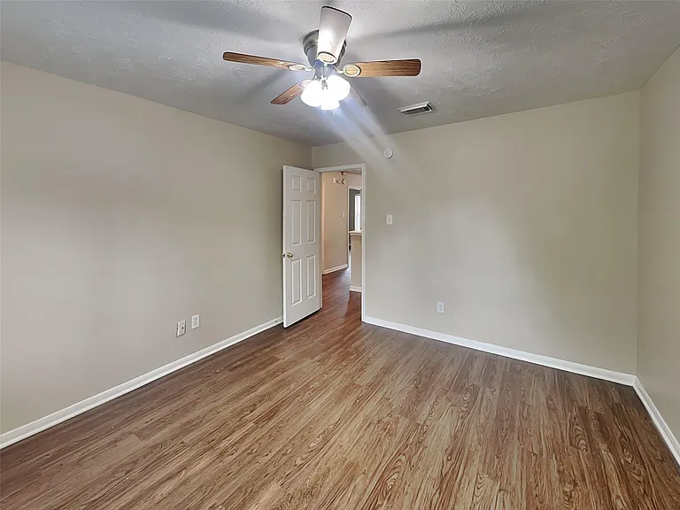26887 Castlecliff Ln — Photo 20