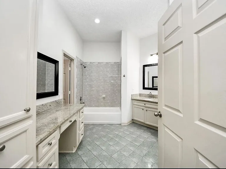 10535 Emnora Ln — Photo 19