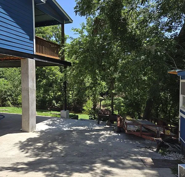 623 Creek Dr — Photo 3