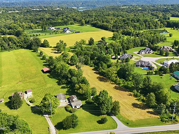 5th image of 8123 Meades Landing Rd